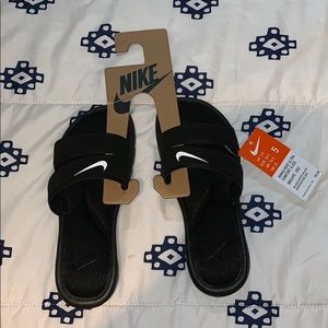 Nike ultra comfort slide